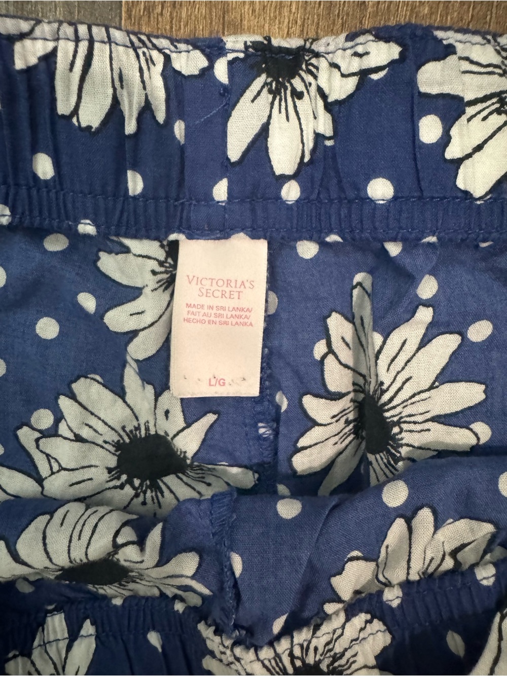 Victoria's Secret Mayfair Daisy Polka Dot Pajama Set - Picture 3 of 11